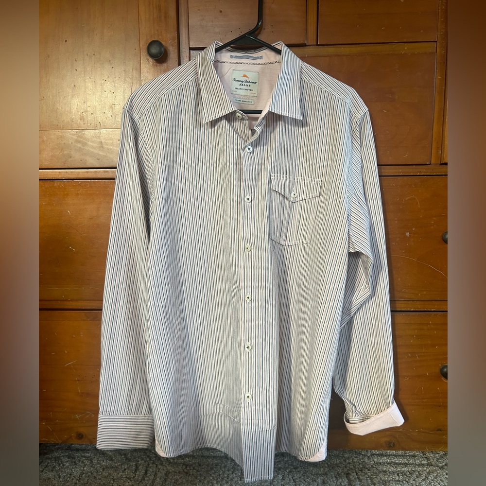 Tommy Bahama dress shirt island modern fit. island crafted size large